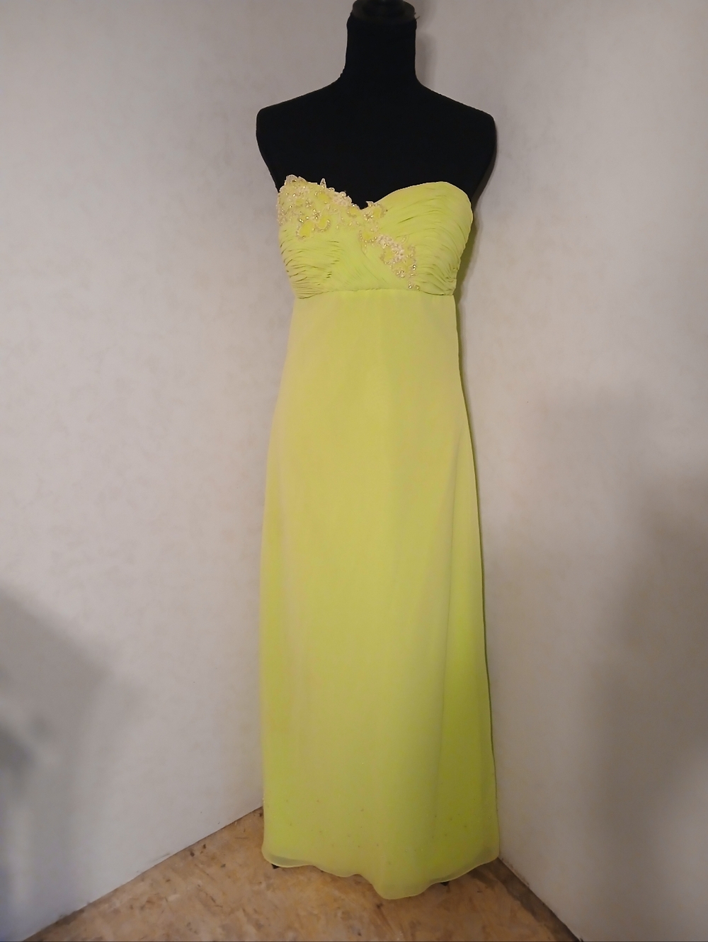 Elegant Lime Green Evening Gown
